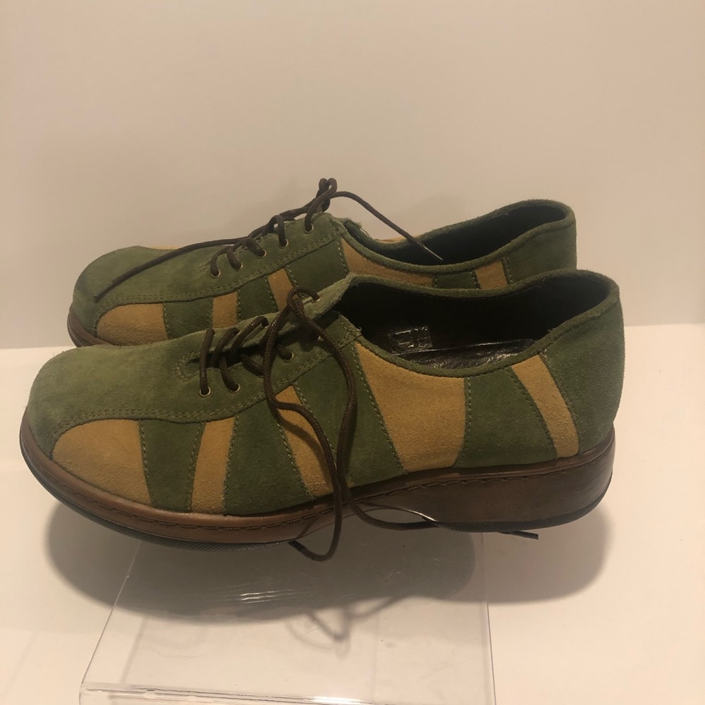 DANSKO Women’s Folly lace up clogs Sz 40